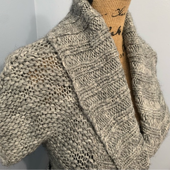 Decree Sweater - Picture 3 of 11